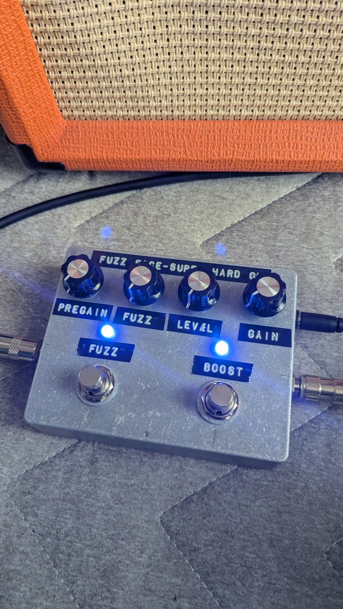 ono_s0223's tweet photo. Clean Booster +Fuzz が爆誕
外観は常田リスペクトだから誇り高きGnuキッズ https://t.co/V8OR6GXpoU