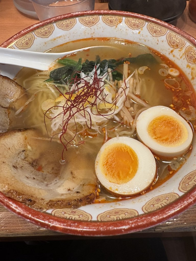 #俺の塩
渋谷の最近出来た
アングラスポットの
後に寄って来ました😄

麺の喉越しとスープのバランスが
絶妙