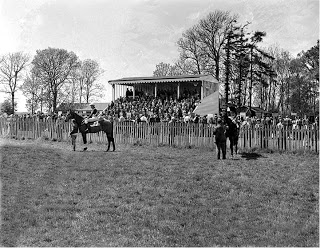 MikeWass2's tweet photo. OTD 1974 the East Kent racecourse Wye held its final meeting. 1,806 racegoers attended. The last race, Charing Novices' Chase was won by Phil Allingham-trained Rompalong & ridden by Ron Atkins. The first meeting at Wye was held on 29th May 1849. 🏇#GoneForEver #RacingMemories https://t.co/P70Bg0MpDU