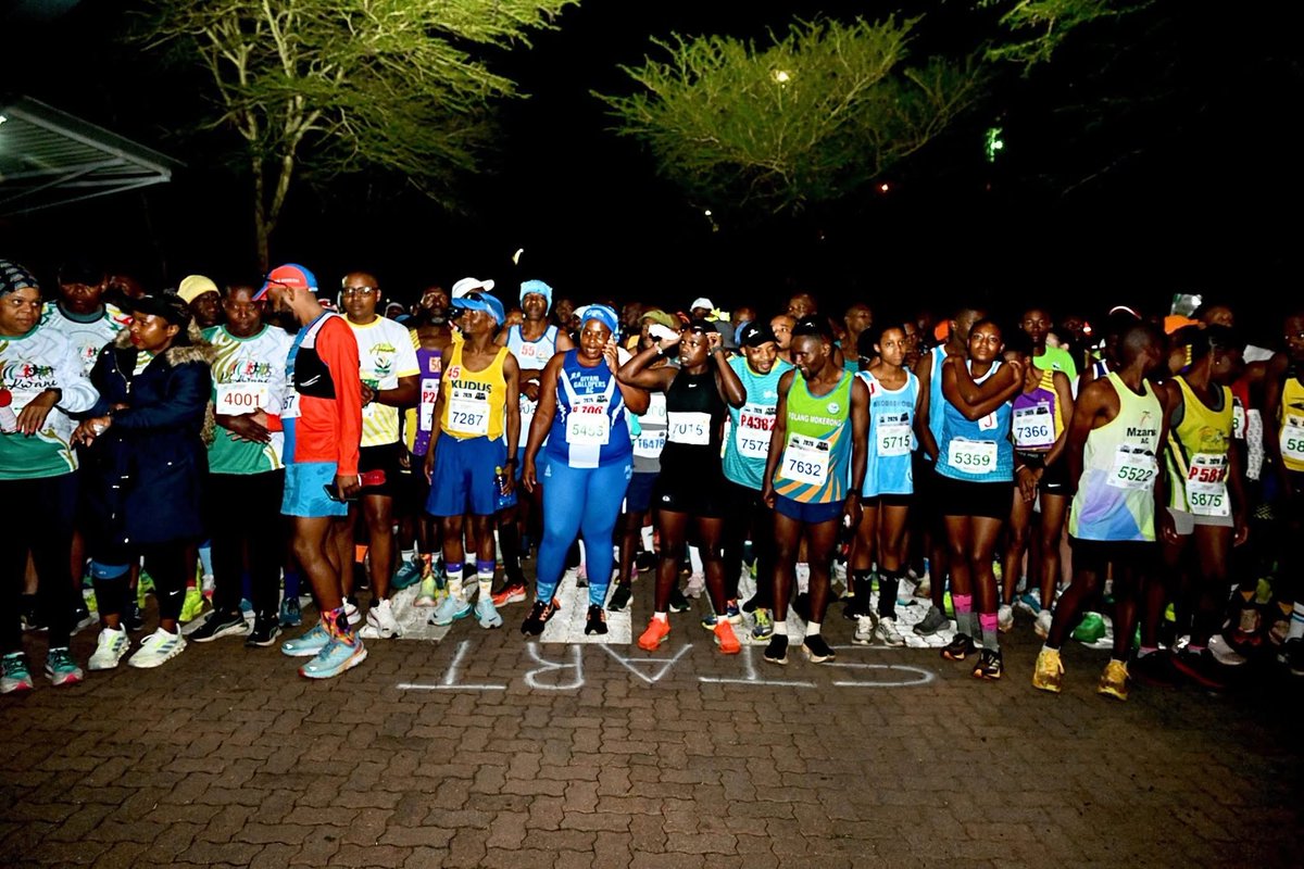 PhophiRamathuba's tweet photo. Runners are generally happy people. Proud moments indeed when one see the number of people participating in physical activities increasing. Every leader wants to lead a healthy nation. I did my part 21km. Next time please join. Start by walking we all started somewhere https://t.co/rAW8zVNLKa