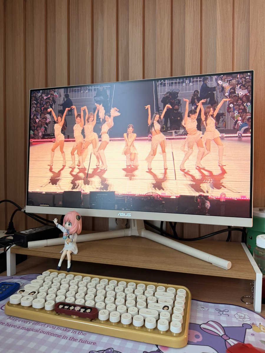D 王 tweet media