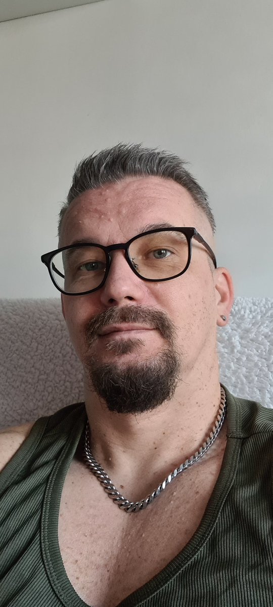 hairybodyfan80 tweet media