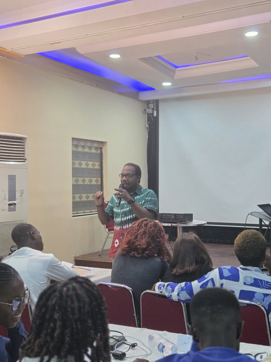 4GWorg's tweet photo. @nimrnigeria @UNC @iwelunmorj @JosephTucker @CRePHSNIMR Dr Akinsolu led an insightful team dynamics session, guiding teams to reflect on HOW they came together and the personalities each member brings.
He encouraged collaboration and supporting one another.
Because great design starts with great teams. 🧠💬 https://t.co/VVBanNZB3X