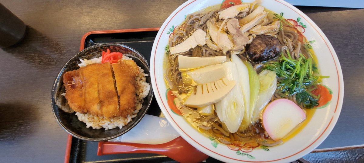 足が臭い！ tweet media