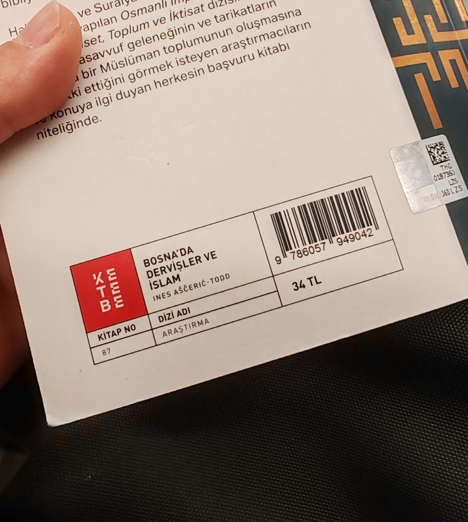 ravieydur's tweet photo. Niyetim keyifle kitap okumaktı, fiyatını gördüm (34 tl) keyfim kaçtı. https://t.co/NqgdkhUJFK