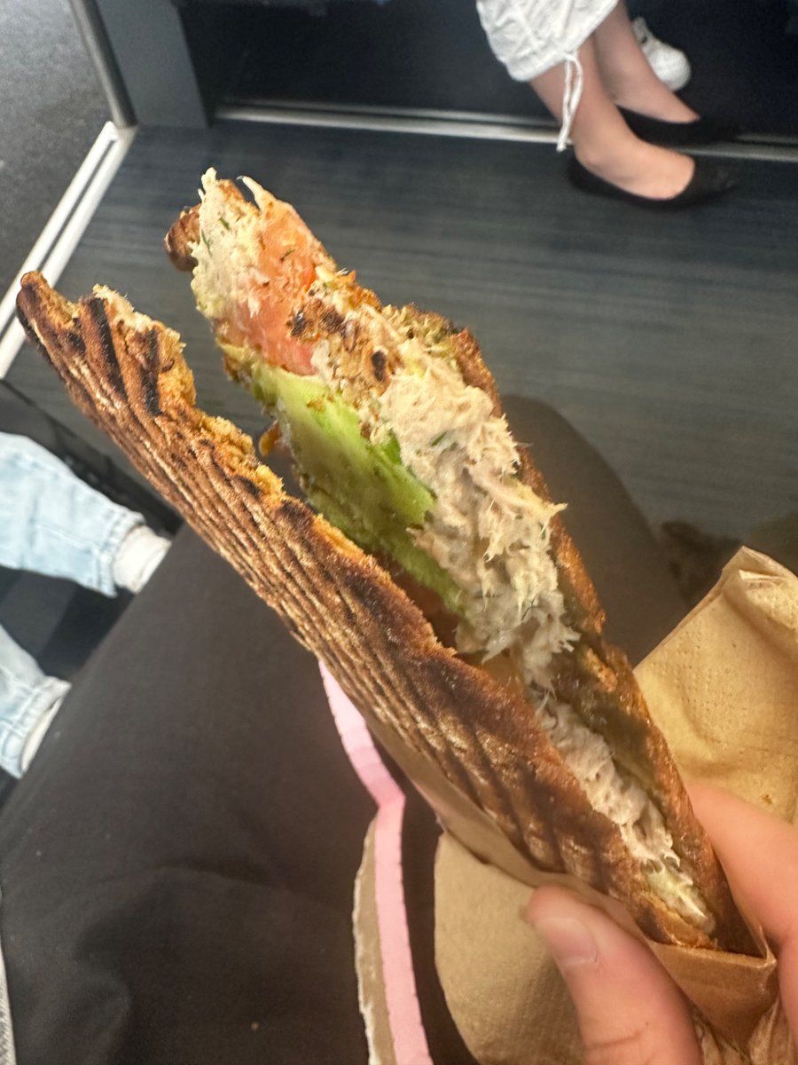 shannonLinehan4's tweet photo. Was soo excited to get the tunacado again but the bread was burnt and rock hard 🥲 it was so nice last time. My parenter and I had to bin both of ours.. waste of money 💰 https://t.co/8Mx4FhZxGD