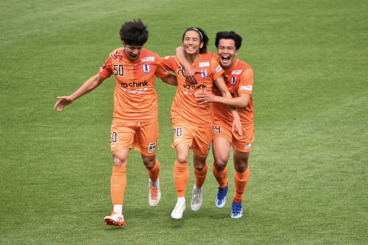 s_2196_'s tweet photo. 最高ー！！✌🏻✨✨✨

#愛媛fc https://t.co/uBysyqLdsz
