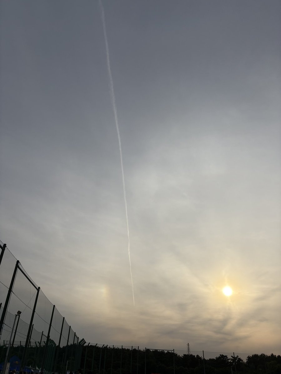 SPBV2004_0415's tweet photo. 飛行機雲かな〜笑笑！✈️𓈒𓂂𓏸
今回は初めて1人JAPANJAM！！最後まではっちゃけまーす笑
 #JAPANJAM2026 https://t.co/7HIOkXKJ5H
