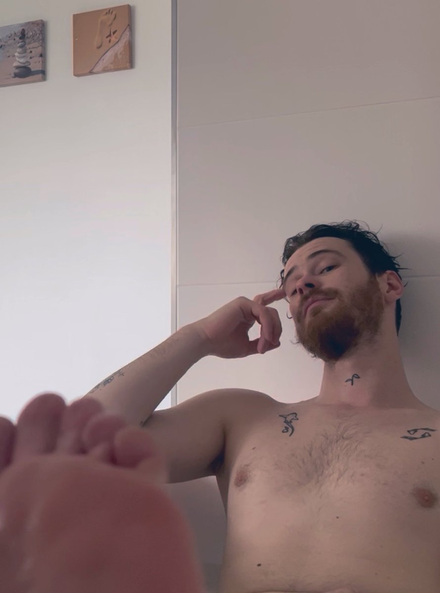 D’ailleurs si vous voulez m’aider financièrement je vous met mon paypal allez hop

paypal.me/MagiSter330

Achetez moi des photos au moins 

Les soumis/es ou les adorateurices c’est le moment de me faire comprendre que j’ai de la valeur ici