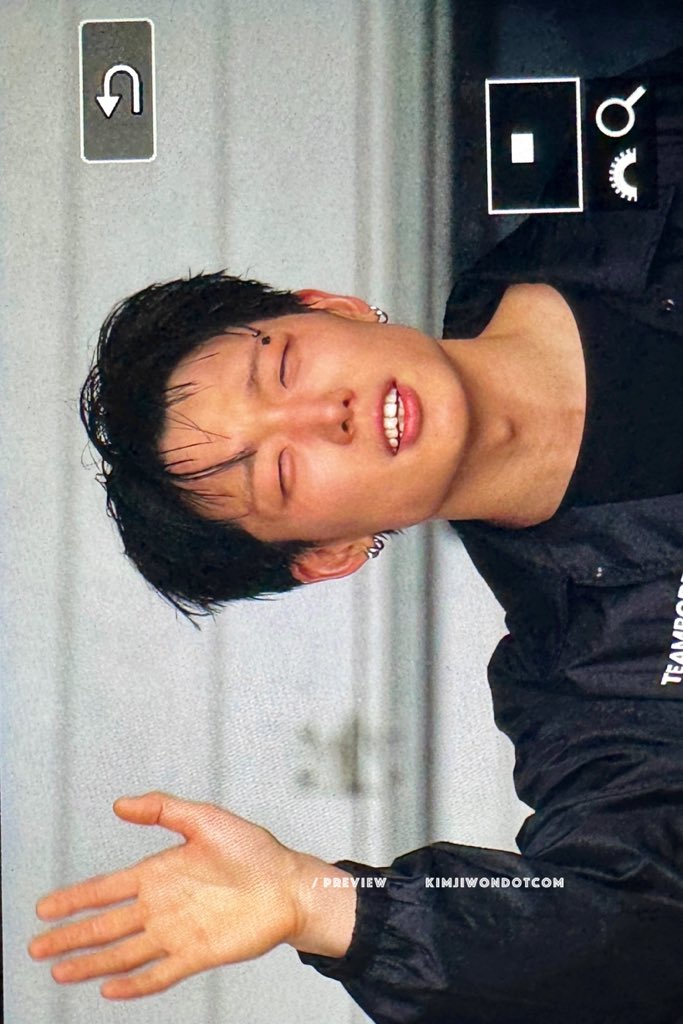 260502 힙플페 

행복사...👼🏻👼🏻

#BOBBY #바비 #バビ
#BOBBYonHiphopplaya2026

<a href="/bobbyranika/">김지</a>