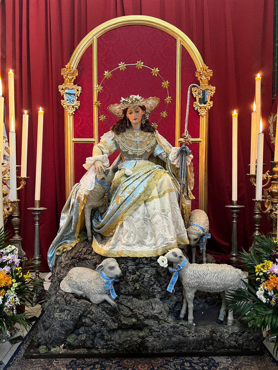 sacramentaldh's tweet photo. Solemne Besamano de la Divina Pastora de las Almas. https://t.co/A37WIrgfIe