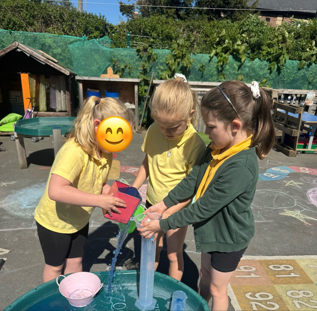 stasaphvp's tweet photo. 🦋 We were mini investigators, measuring water in millilitres and finding out how much water different containers can hold.🧪 😄 #VPHC https://t.co/h4J05UA86o