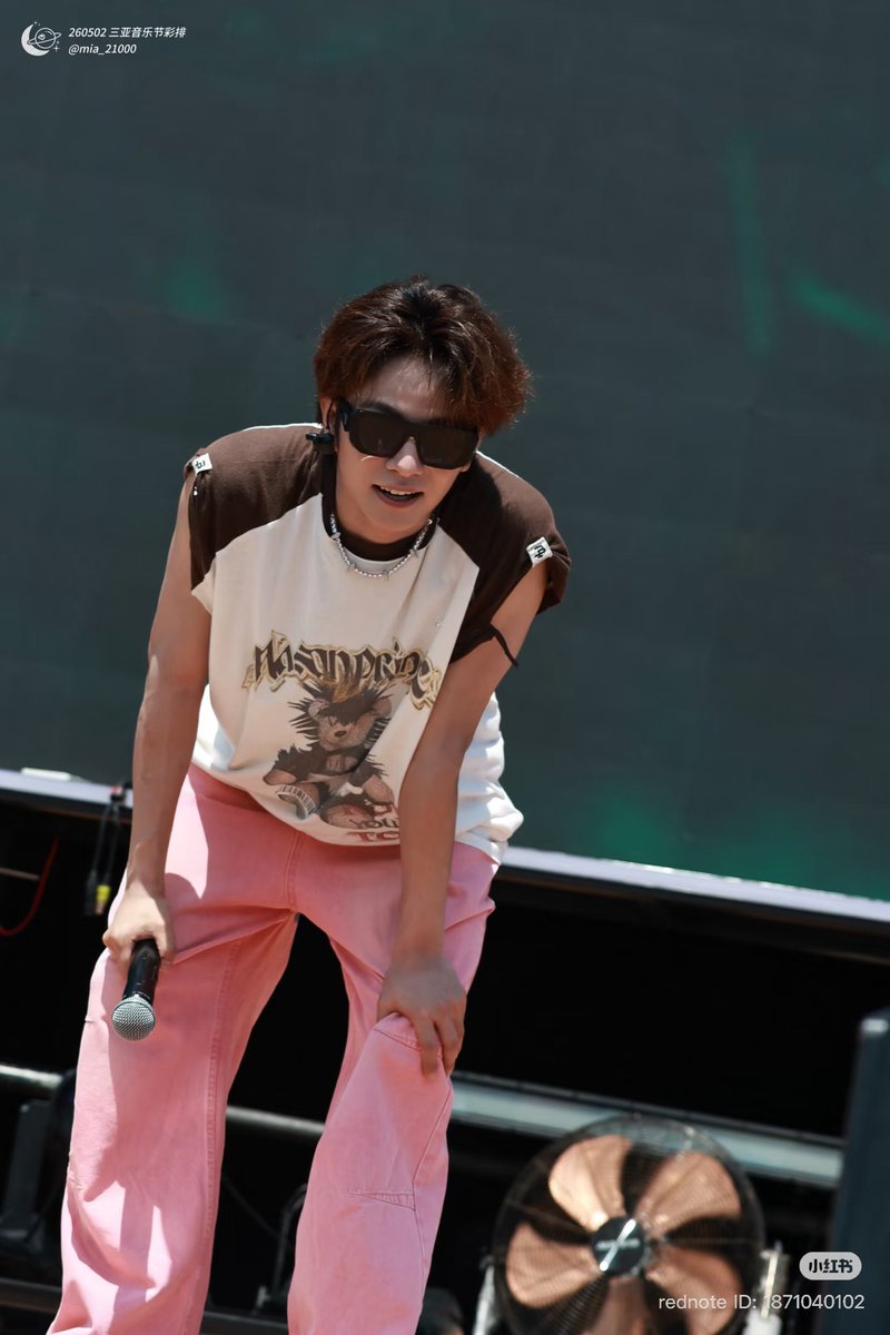 sunflowerville_'s tweet photo. 📸260502 RED NOTE 🆙

©️Mia_21000

LE’V ON ATLANTIS MUSIC FEST
#LEVBeatsTheHeatOnStage
#AtlantisWaterWorldMusicFestival

#LEV #레비 #レビ
#WANGZIHAO #왕즈하오 #王子浩 
@LEV_Official_ @LEV_OFFICIAL_JP https://t.co/wyrG5alBKa