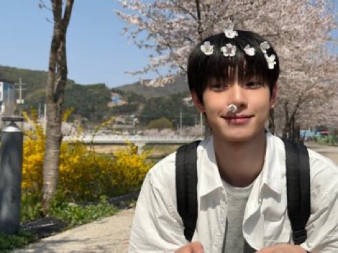 퓨 tweet media