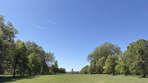 OneMinimalLife's tweet photo. イギリスで、サマータイムになってから、晴れの日に外に出ないと損した気分になるので、
用事なくてもとりあえず外に出る、
すると何もなくても、「出かけてよかった」になる😌

#イギリス生活　#シンプルライフ　#ミニマリスト　#ロンドンライフ #海外移住　#イギリス　#ロンドン　#暮らし https://t.co/cGpWPMgyjh