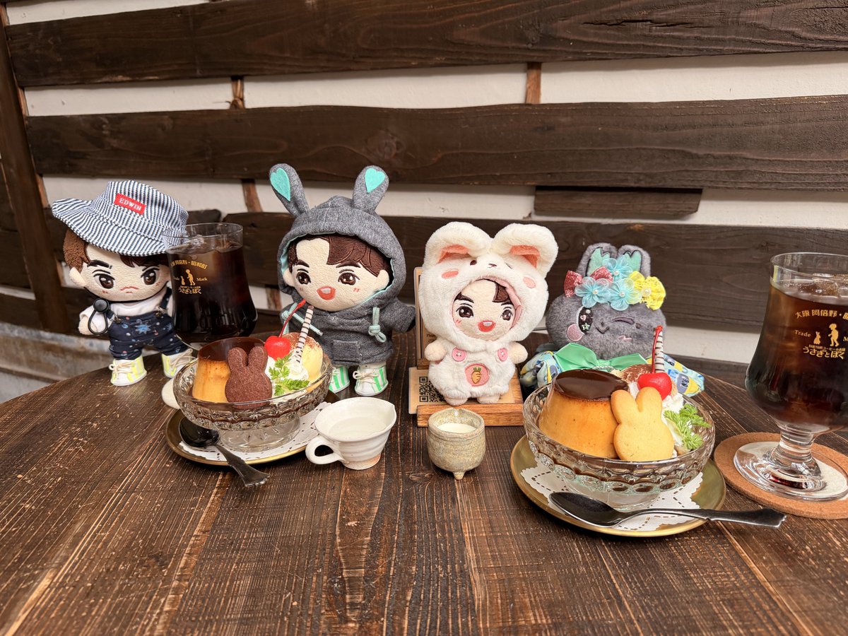 こゆき◡̈*❤︎さま リメイクラウンドバスケット 金色リボン　白色たまごのうさぎさん ずっと行きたかった 