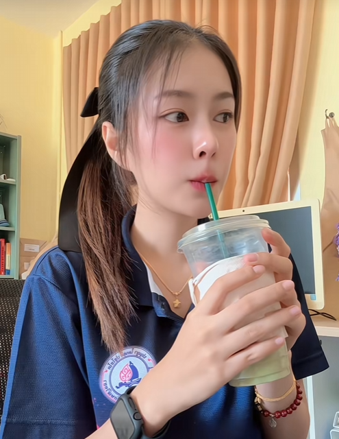 เรียกหนูว่าครูแป้ง tweet media