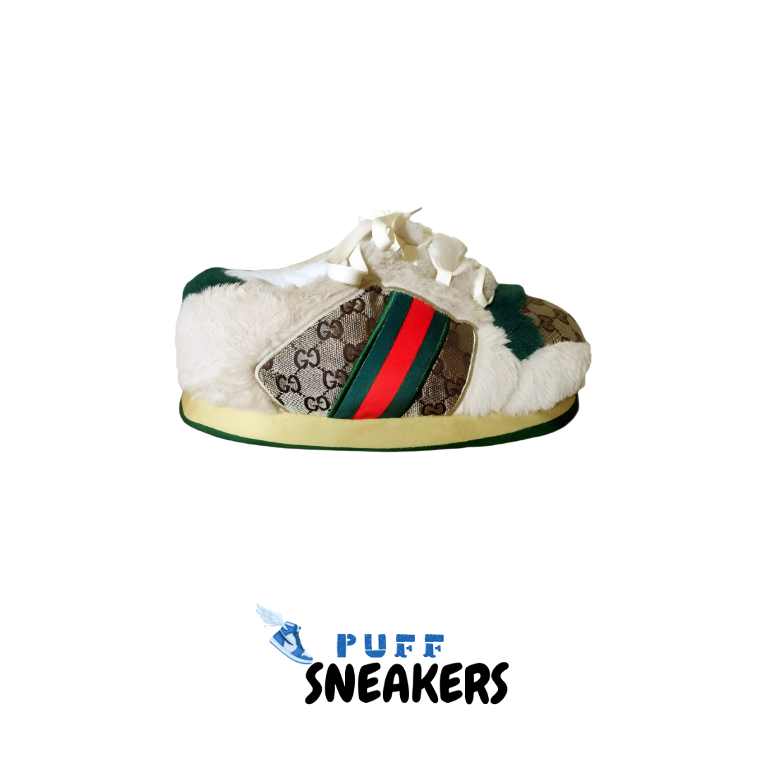 Puffsneakerstr's tweet image. Evde stilin en sade ama güçlü hali. 👟✨
Pofuduk panduflarla adımların yumuşacık, duruşun zahmetsiz cool.
Sıcacık konfor, net bir tarz. 🤍Ev modasında minimal ama etkili. 🔥#ayakkabı #dans #nike #moda #sneakers #dansokulu #modaikonu #ayakkabıdelisi #panduf #pofuduk #tatlı #stil