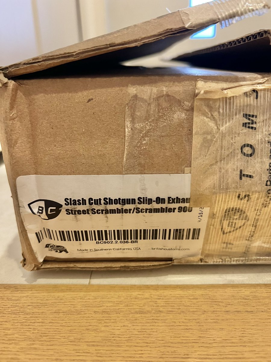 yas_131's tweet photo. 届いたので🛠️
#トライアンフ
#Triumph
#britishcustoms https://t.co/Y8V1yG5BMx