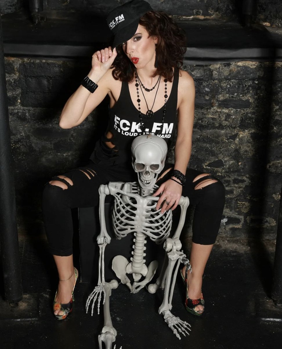 fckfmrocks's tweet image. Anna once told us that some people jokingly call her Black Widow... 🕷️🕸️🖤 #heavymetal