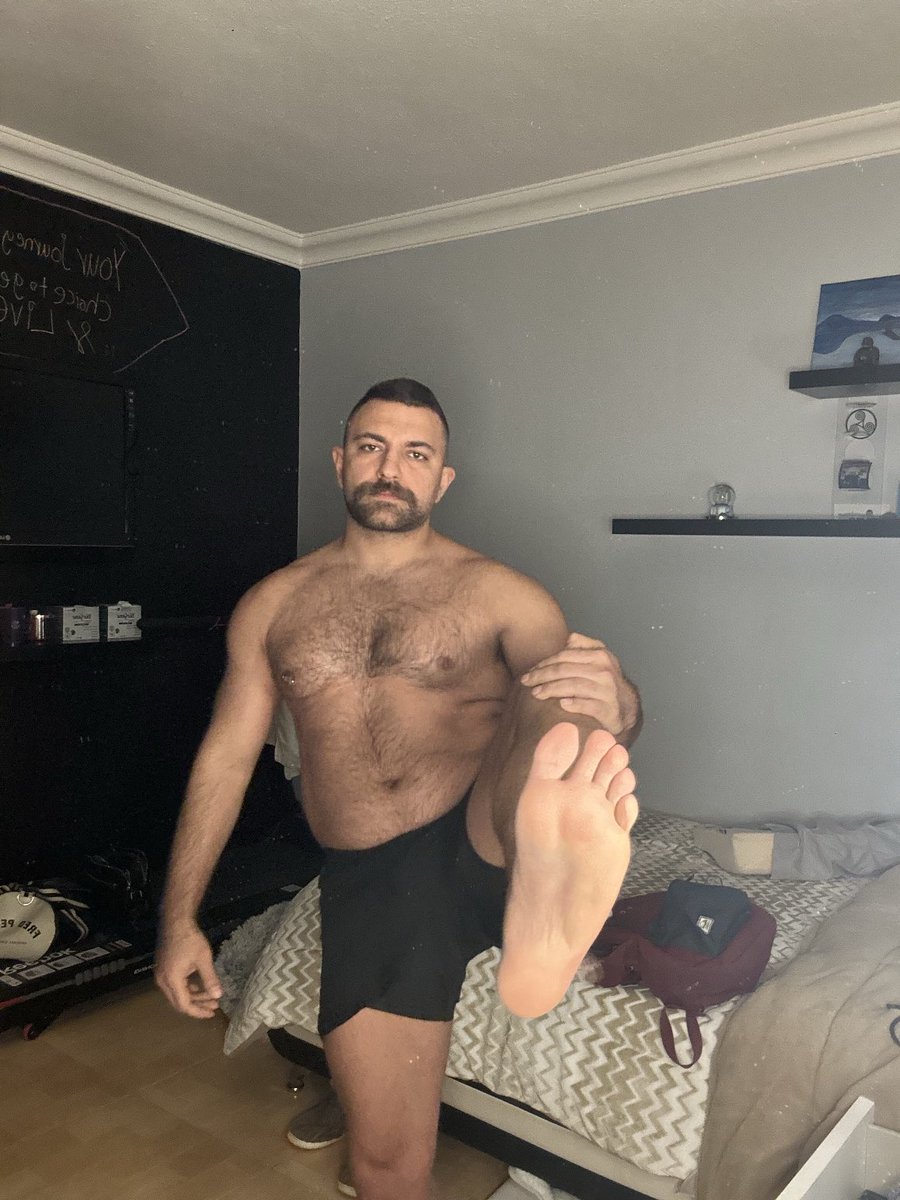 Findom Kinky Arab tweet media