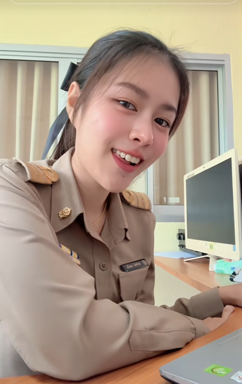 เรียกหนูว่าครูแป้ง tweet media
