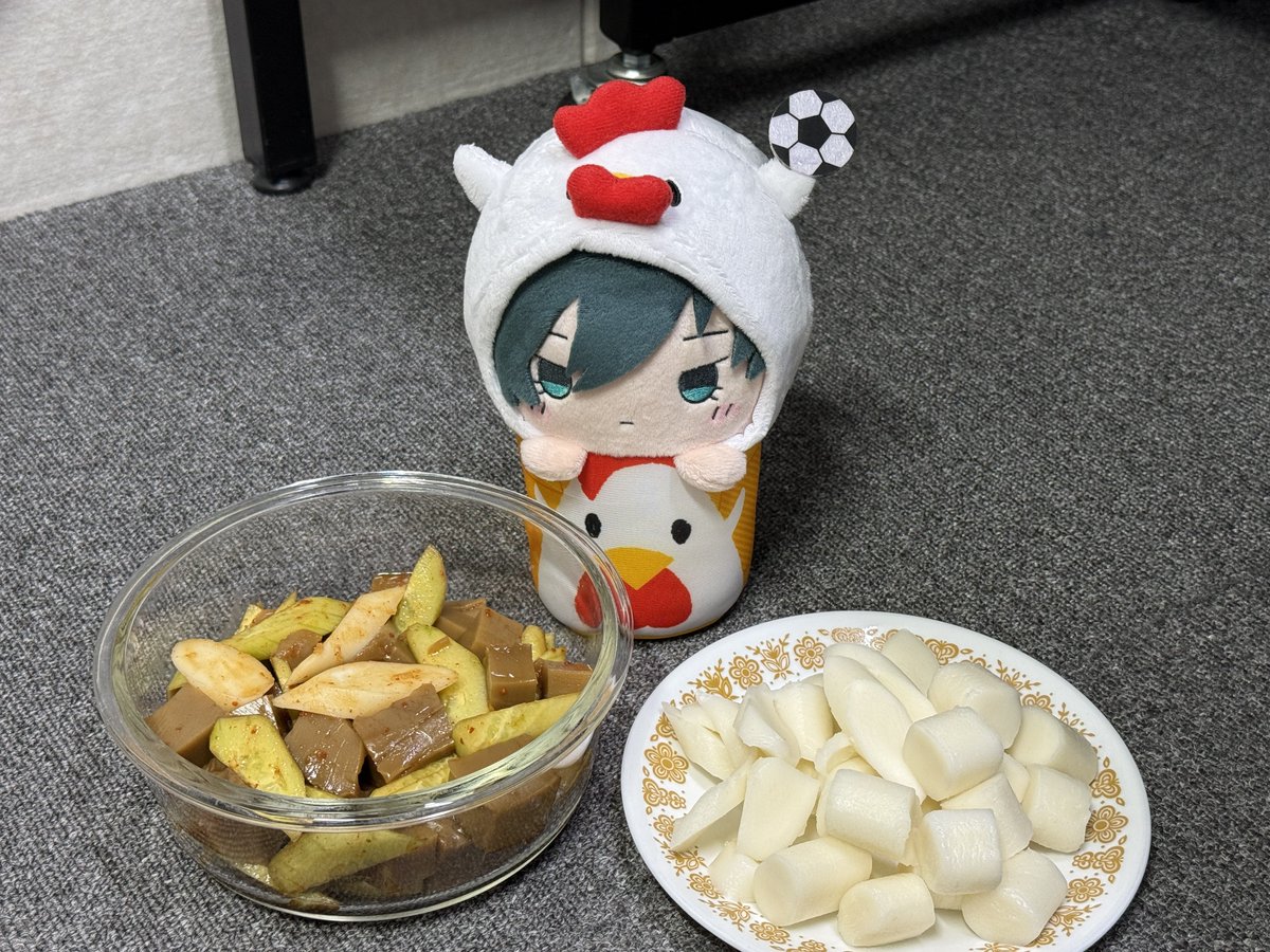 からあげクンぬいぐる み 🍗 糸師 凛 💗
가라아게 누이구루미 린 ₍^˖ᓀ.ᓂ˖^₎
생각보다 왕큰데 귀여워 바부같고 귀여워❕