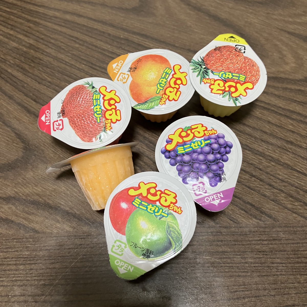 やっぱり、食べちゃお 凍らせゼリー食べちゃお