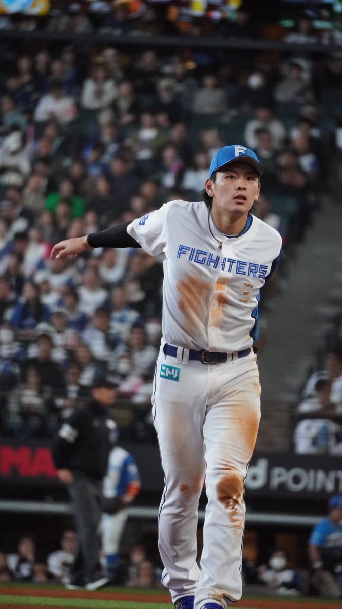 hamurow's tweet photo. サードも無難にこなす野村佑希

#lovefighters #野村佑希 #ドミれ #ファイターズファンと繋がりたい #エスコンフィールド北海道 #ファイターズ https://t.co/nYZMYUDAEb