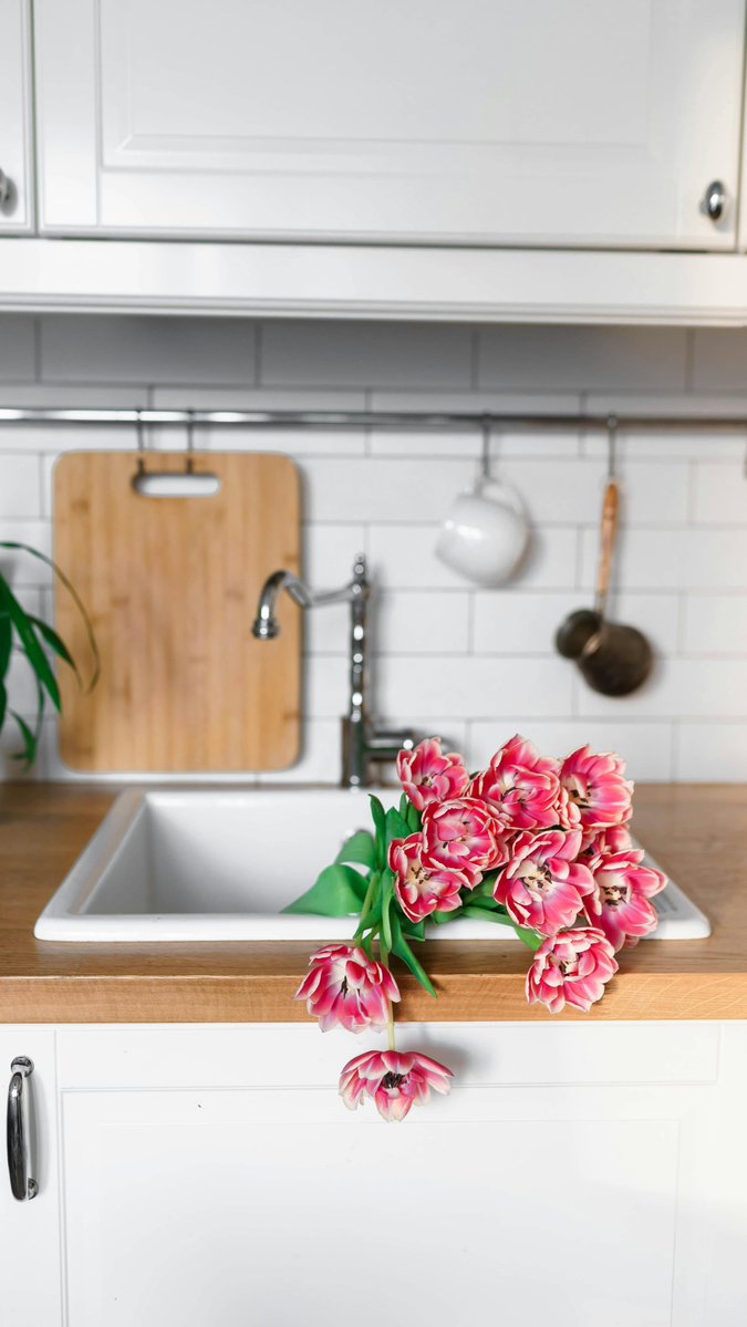 kitchenstorage0's tweet image. Do you prefer a minimalist kitchen or a fully stocked one? Let us know!

yourkitchenstorage.com

#FoodDebate #KitchenStyle #FoodLovers #LetsTalk #YourKitchenStorage
