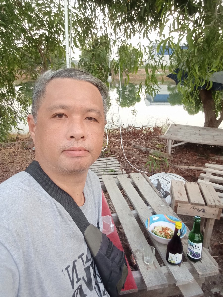 Swingwat's tweet photo. วันนี้วันเกิดอยากมีเซ็กส์แบบ outdoor ข้างริมบ่อน้ำมีสาวๆคนไหนใจดีบ้างครับ https://t.co/5YJtpUymc0