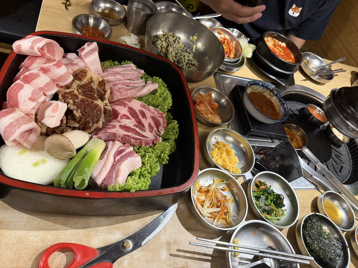 WcStryker's tweet image. シャドウエンテイの日:
合計 90 (0 💯、10 ✨)

KBBQ 美味しかった🥩🤤
今日の運が悪かっても楽しかったです｡😂
もっとシャドウエンテイレイドが欲しいです｡🥺

#TR 🖤 #Entei🩶