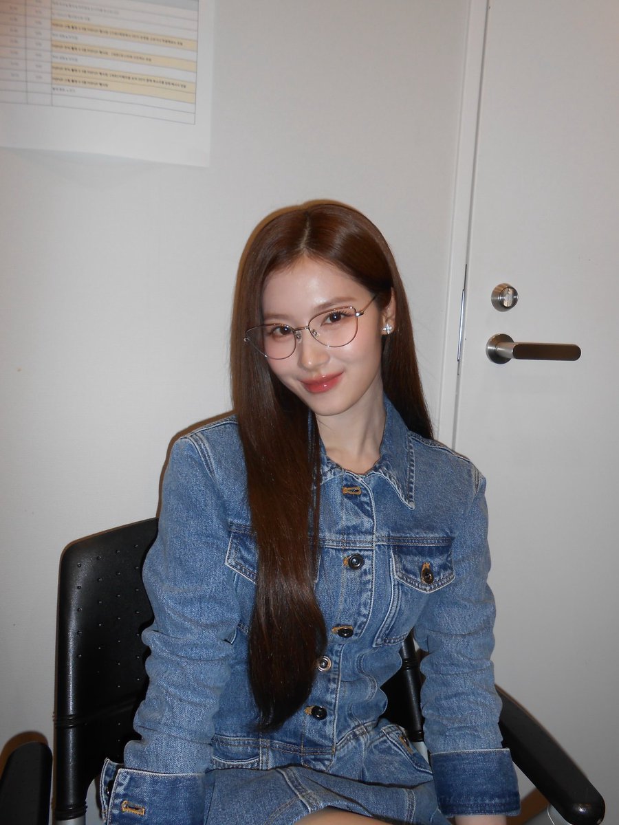 mahiro_fall_37's tweet image. 俺が人生を捧げた推しことサーたん
今年30歳になるとは思われへんビジュなんやけど！！
年々、若返ってんの意味意味わからんって笑
#TWICE
#SANA
#サナ
#湊﨑紗夏