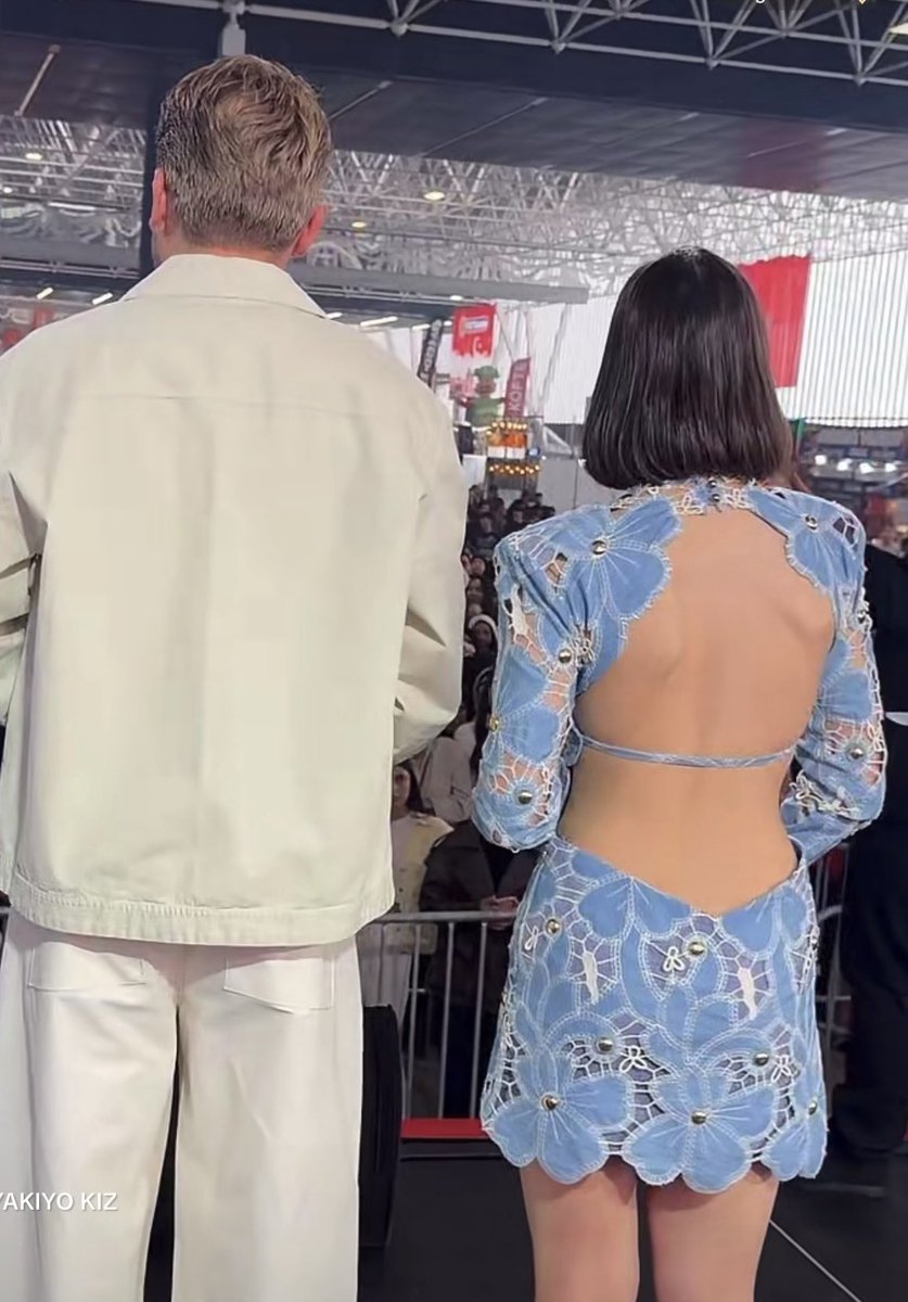 Adrien and Marinette is that you?