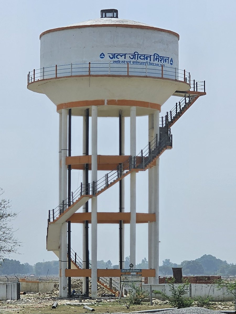 VIRENINFRA's tweet image. Marvelous showpiece of #art  constructed in the outskirts of village #darkha (MORE DETAILS IN MY ABOVE TWEETS ☝️)  which has no #water जल जीवन है पर जल नहीं, नल है जिसमें जल नहीं no authority tagged above has time to take cognizance @ZeeNews @ABPNews @News18India @TOILucknow