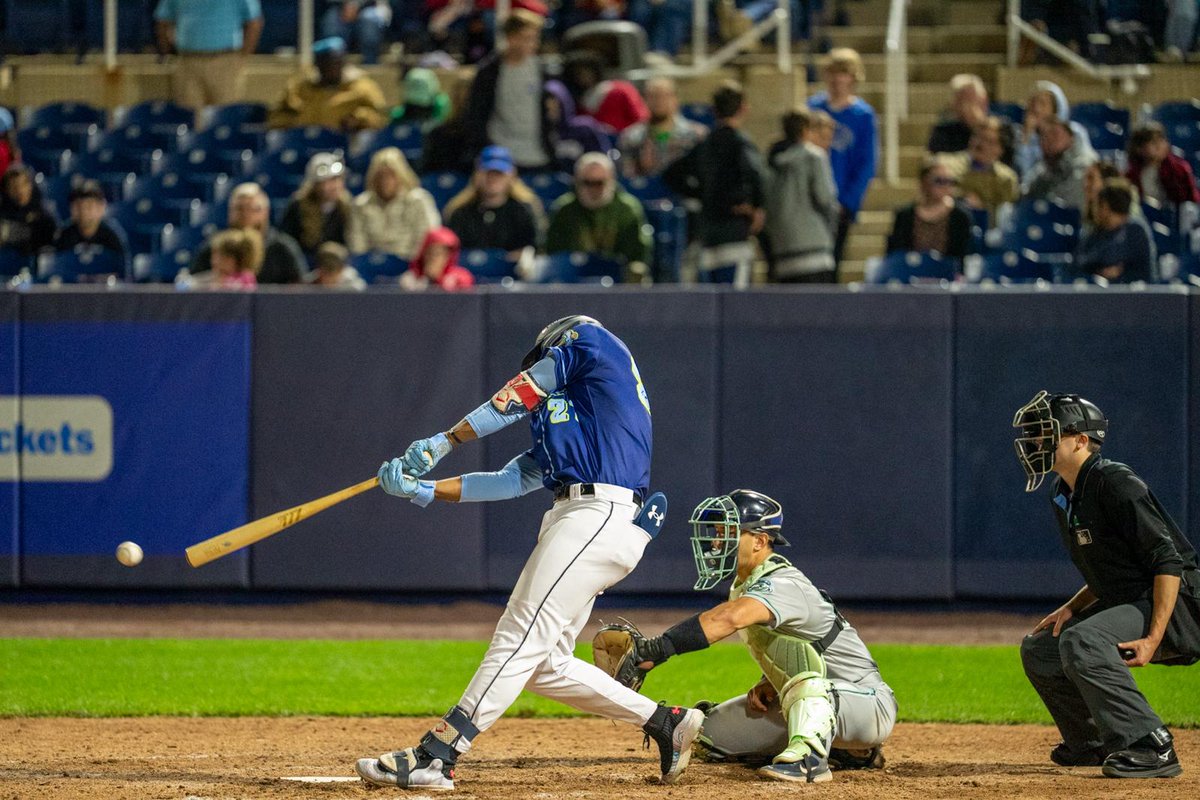 TalkNats's tweet photo. Check out Elijah Green by our photographer Kevin Barnett of the Friday Night Light's walk-off! https://t.co/JcnZpZMFem