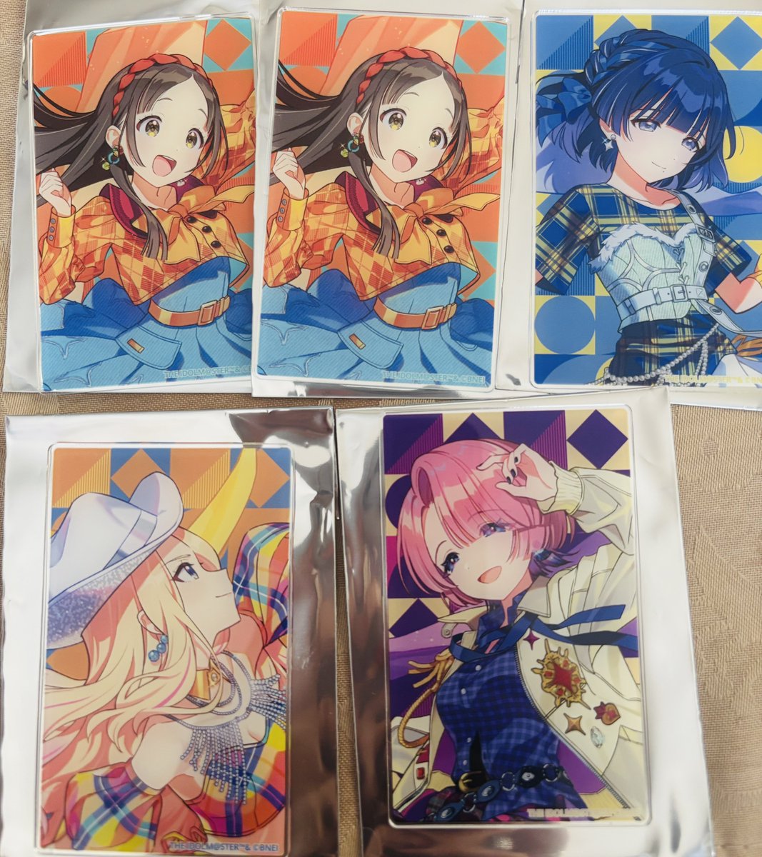 Pyopyon111's tweet photo. 【交換／譲渡】
学マス 学園アイドルマスター 2nd HIF
アクリルカード アクカ

譲）千奈2／美鈴／星南／麻央

求）同種広＞燕＞定価＋送料

🔴都内手渡し(日時要相談)＞16日現地手渡し
郵送での対応も可能です https://t.co/cEhpM74Ugz
