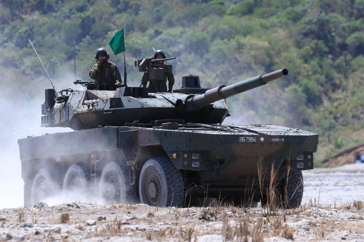 MonteroMax's tweet photo. As part of Exercise Balikatan 41-2026, 🇵🇭Philippine Army Sabrah light tanks conducted live fire exercises with 🇯🇵JGSDF Type 16 MCVs, both firing 105mm tank rounds. The Type 16 was designed for rapid deployment and operations areas that can't support heavy tanks.
📷Philippine Army https://t.co/E3QhBjHXXM