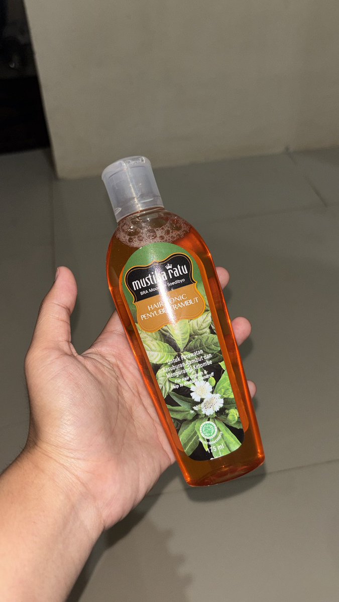 evansdilaa's tweet photo. wts hair tonic mustika ratu baru dipake sekali 20k https://t.co/u9balUSxhH
