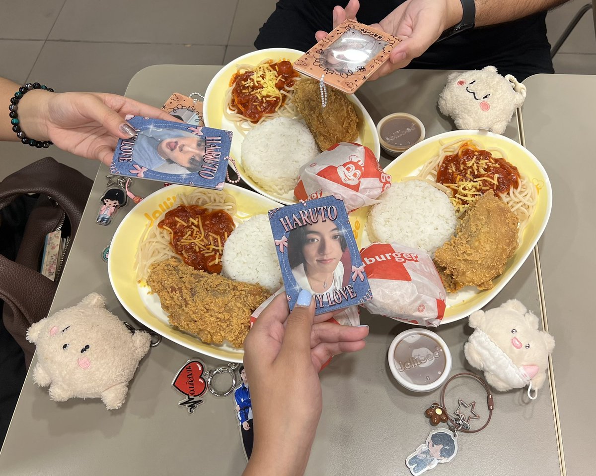 wantanabecart's tweet photo. tried the treasure manila meal 😋⭐️ https://t.co/4srOjpxZiB