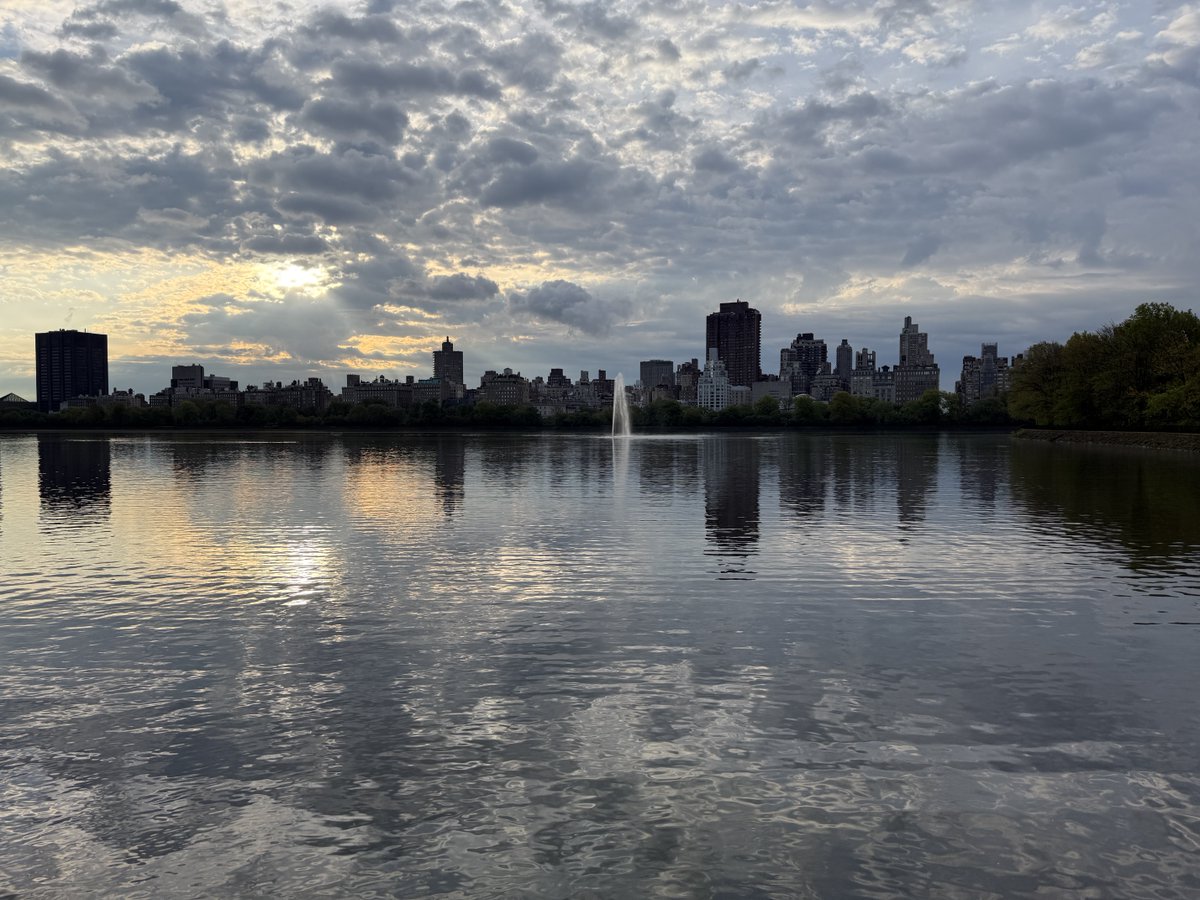 RCasensky's tweet photo. Z ranního poklusu…
Central Park, NY https://t.co/RTnmYVlC6J