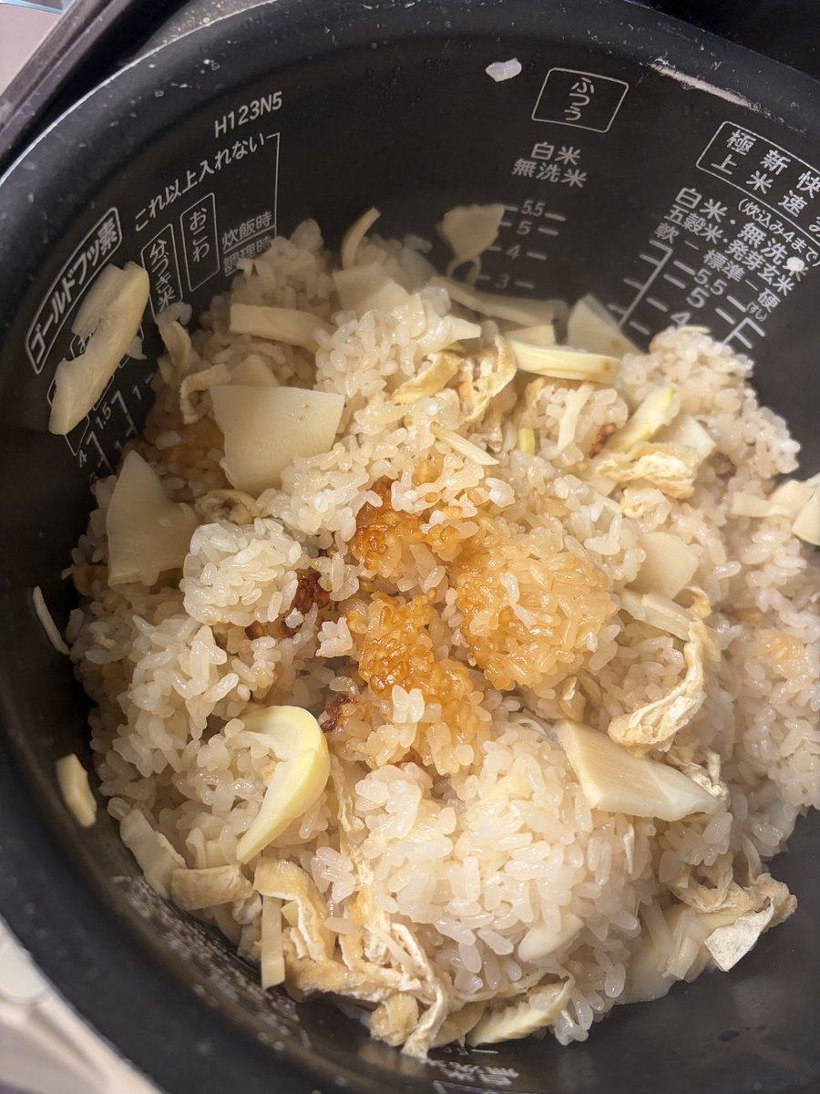 かーびい tweet media