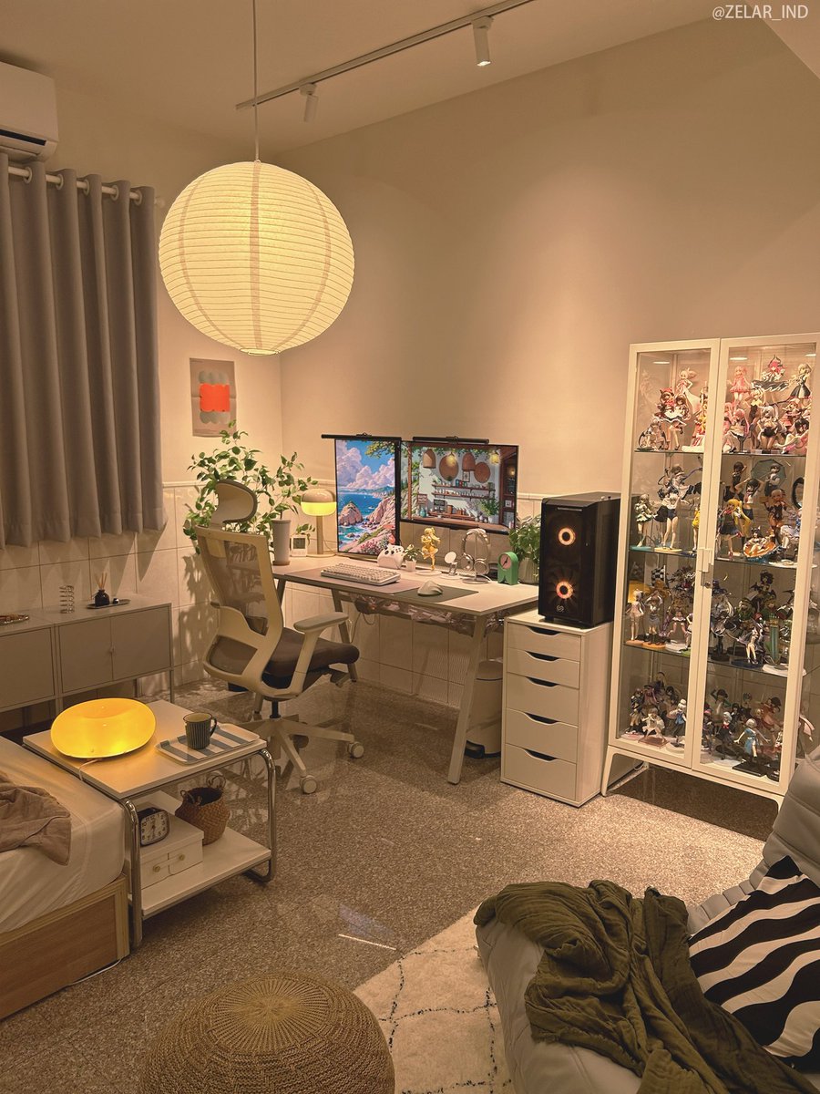 ZELAR_IND's tweet photo. 𝘤𝘰𝘻𝘺 𝘳𝘰𝘰𝘮✨ #desksetup https://t.co/uBnMGCiIHU