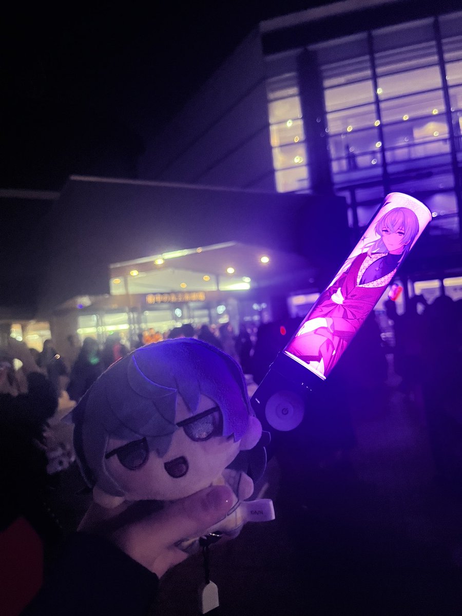 今日いてます！！
早くて19時からいてまーす！！
寂しん坊だから会いに来てね💕︎