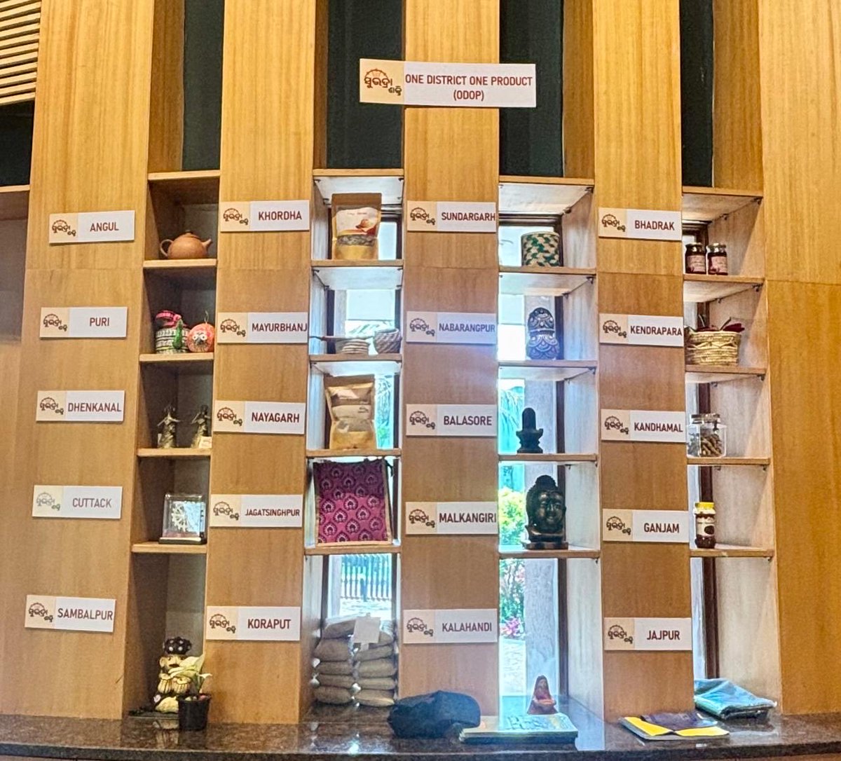 doctorsoumya's tweet photo. Wonderful outlet of Mission Shakti in Bhubaneswar showcasing handicrafts &amp; produce from all districts of #Odisha. Very well designed and laid out - a treat to shop here! https://t.co/HVyPRasdXA