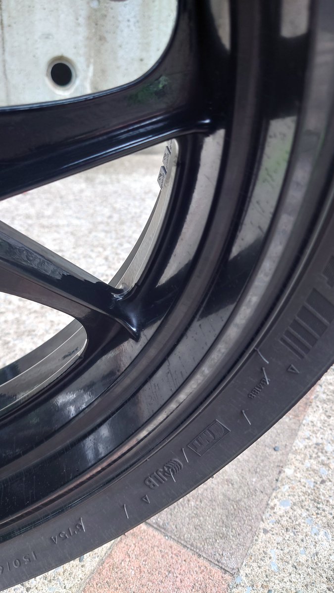 93_ZXR250's tweet photo. 飛び散ったベルハンマーをフキフキ
明日のミーティングの帰りにチェーンルブ買わなきゃ
#ZeroFinish
#SurLuster https://t.co/X2vUAzl8ML