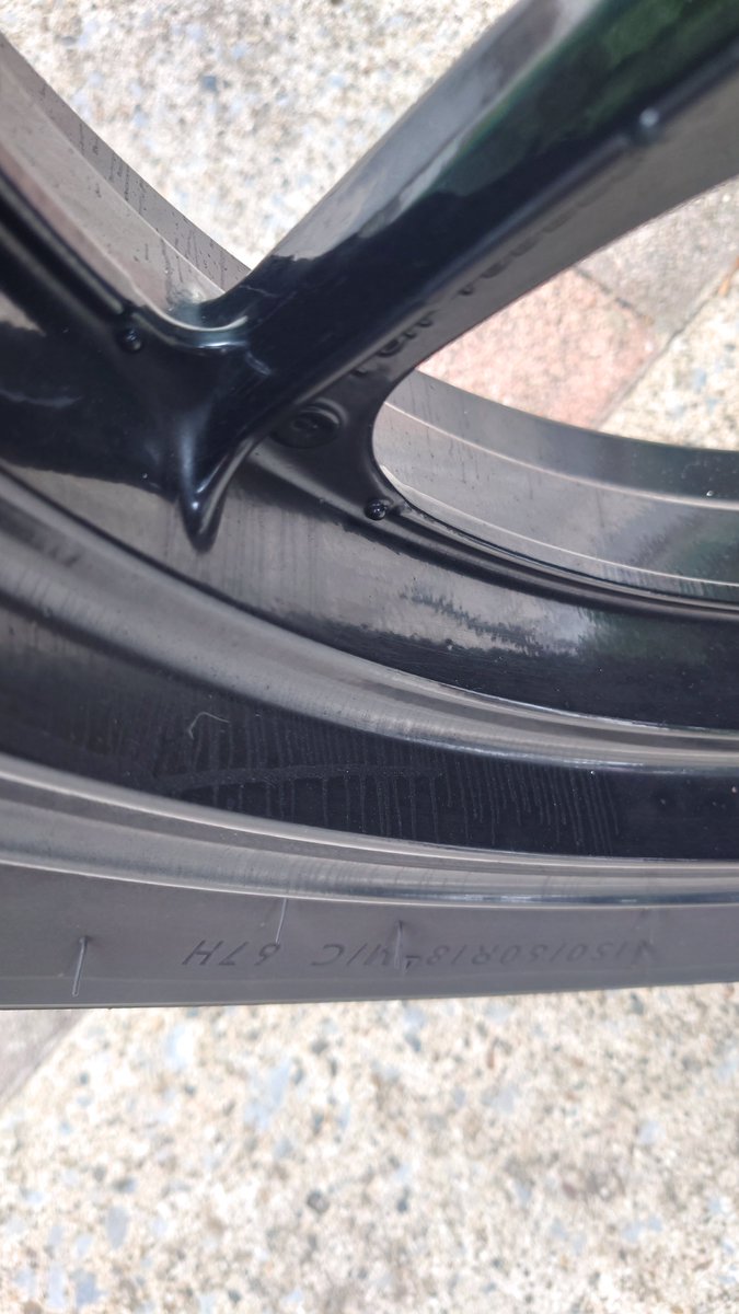 93_ZXR250's tweet photo. 飛び散ったベルハンマーをフキフキ
明日のミーティングの帰りにチェーンルブ買わなきゃ
#ZeroFinish
#SurLuster https://t.co/X2vUAzl8ML