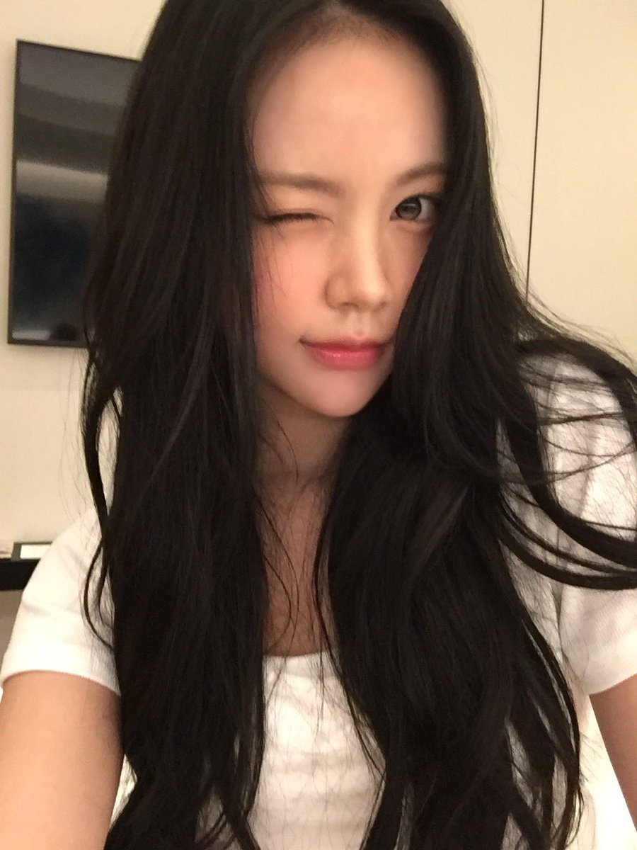onlysunlight_'s tweet photo. 미녀 볼사람 https://t.co/Lvk4teFpAi