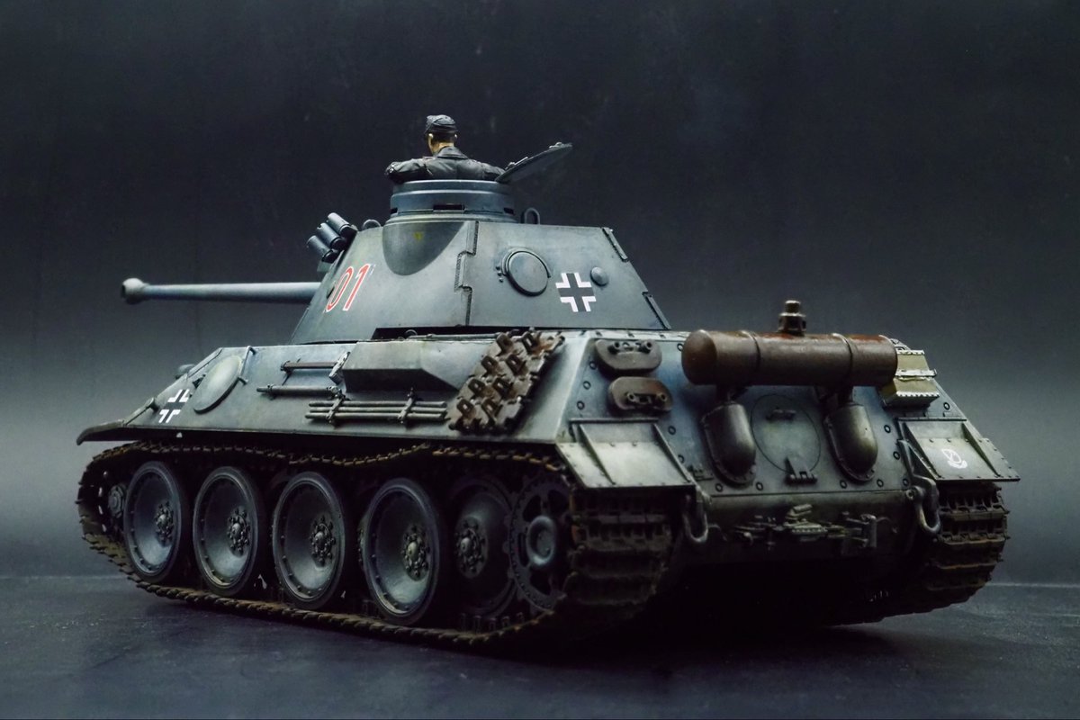 FuwakuT's tweet photo. GW第三弾。
ダイムラーベンツのパンター試作機 VK30.02が、完成！
パンターは好きな戦車ですが、別タイプもあったんですね。
こういう試作機ってワクワクしますねー。

#プラモデル
#パンター試作
#AmusingHobby 
#新作 https://t.co/GpzknvBch6