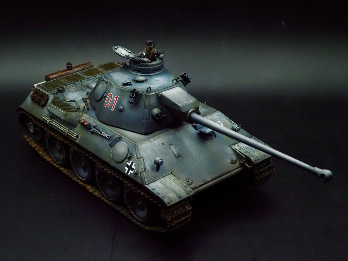 FuwakuT's tweet photo. GW第三弾。
ダイムラーベンツのパンター試作機 VK30.02が、完成！
パンターは好きな戦車ですが、別タイプもあったんですね。
こういう試作機ってワクワクしますねー。

#プラモデル
#パンター試作
#AmusingHobby 
#新作 https://t.co/GpzknvBch6